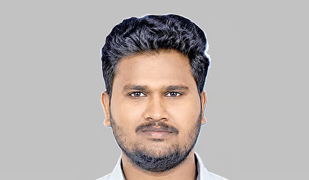 மேலூர் தொகுதி அதிமுக முன்னாள் எம்எல்ஏ மகன் பொக்லைன் மோதி உயிரிழப்பு