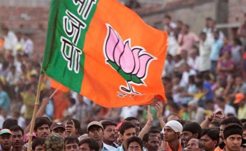 பா.ஜ.க.வில் அதிரடி மாற்றம்: மீண்டும் தீவிர அரசியலில் ஸ்மிருதி இரானி, வசுந்தரா