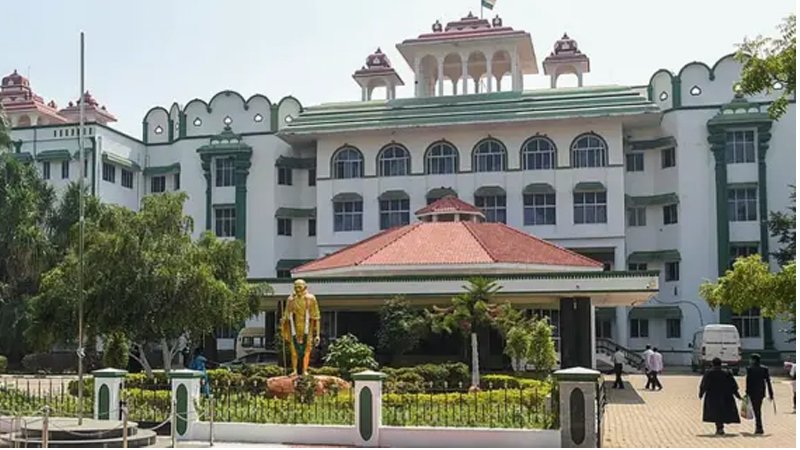 இந்துவாக இருந்து கிறிஸ்தவ மதத்துக்கு மாறியவர் எஸ்சி, எஸ்டி சட்டத்தில் நிவாரணம் கோர முடியாது: உயர் நீதிமன்றம்