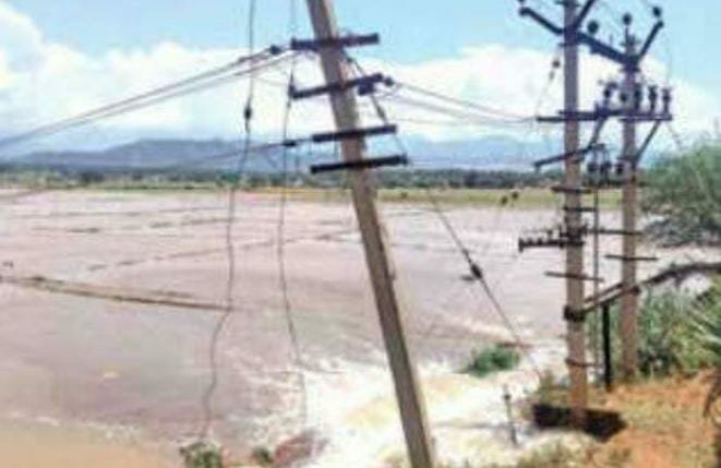 செங்குளம் மடை உடைப்பு: நீர்வள ஆதாரத்துறை உதவி செயற்பொறியாளர் மல்லிகா துரித நடவடிக்கை